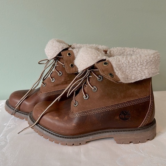 Timberland Women’s Jayne Waterproof Faux Teddy Fleece Ankle Boots. - Picture 4 of 13